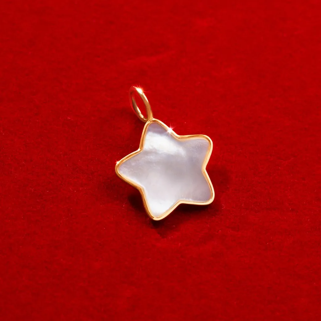 Gwiazdka z masy perłowej 1,5 cm w ramce ze złota próby 585^Lilou Discount