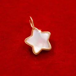 Gwiazdka z masy perłowej 0,8 cm w ramce ze złota próby 585^Lilou Online