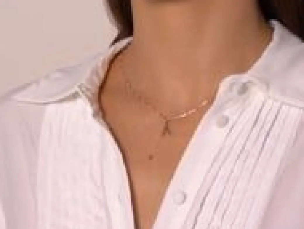 Naszyjnik z literką z różową emalią pozłacany^Lilou Fashion