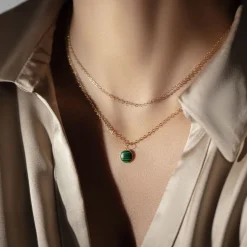 Naszyjnik ze złota próby 585 z medalikiem z zielonego malachitu^Lilou Fashion