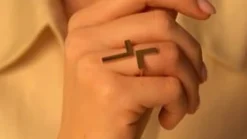 Pierścionek Cross pozłacany^Lilou Discount